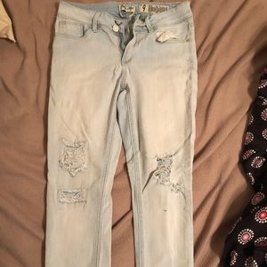 skinny jeans size 9 but fits like a 7